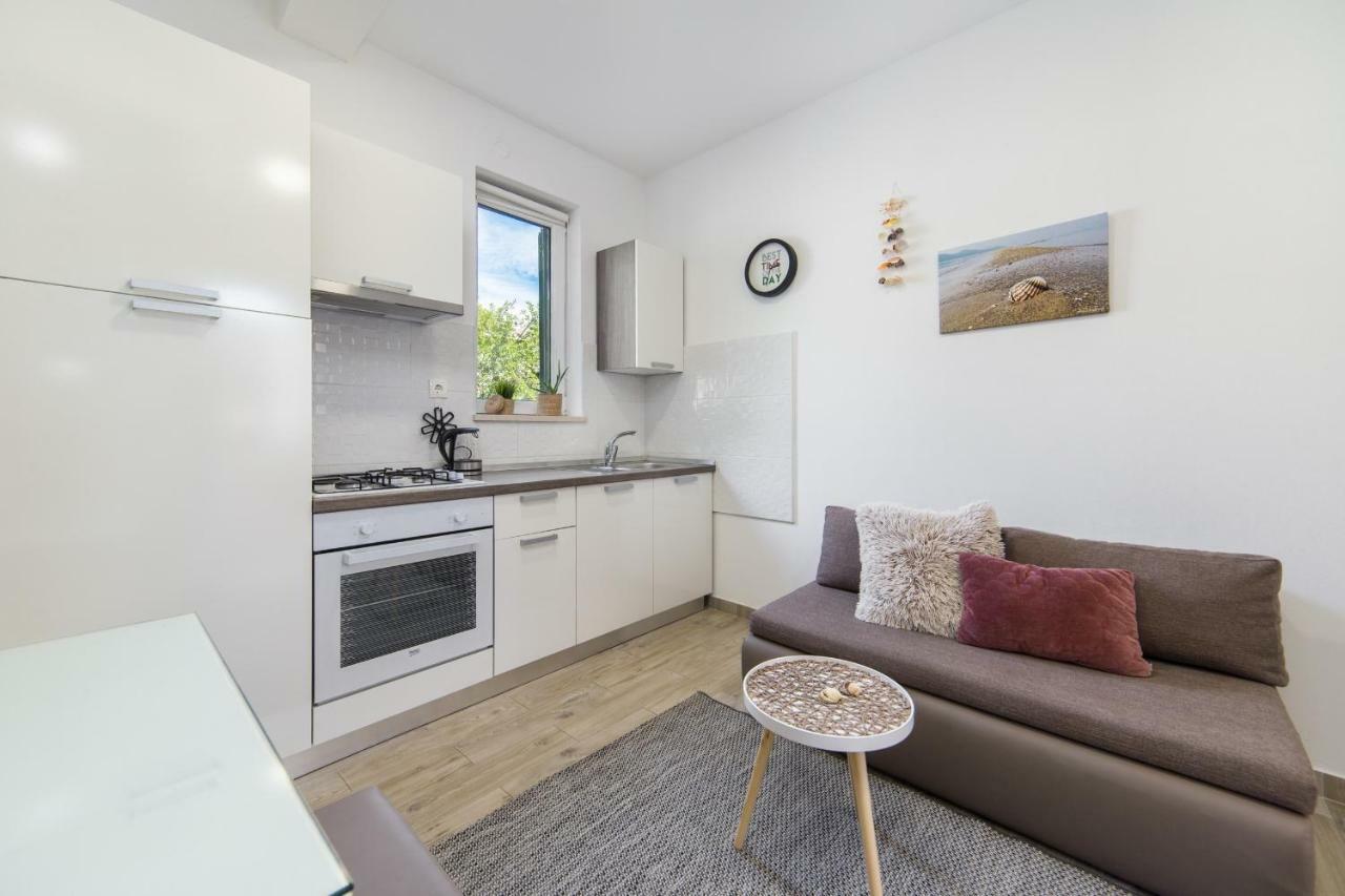 Studio Apartment Finta Rogotin Exterior foto